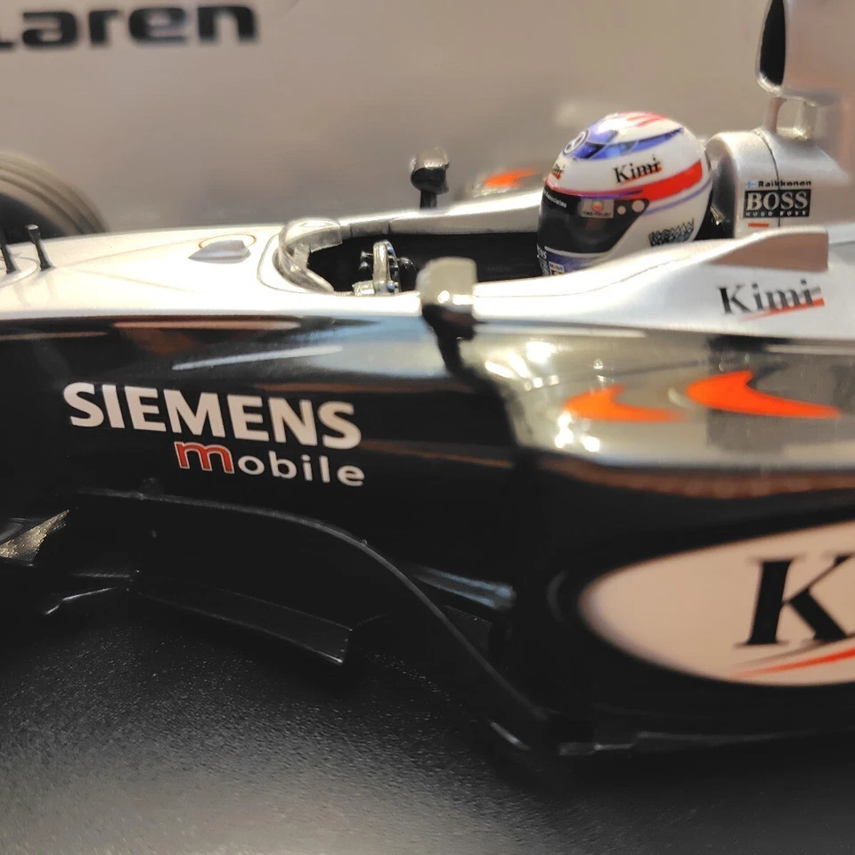 Minichamps 1/18 McLaren MP4-18 2003 Test Car Kimi Raikkonen modello raro - Immagine 4 di 4