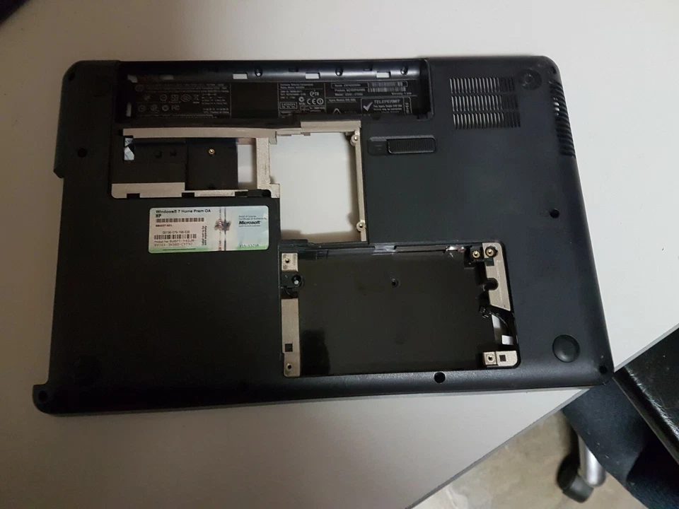 Compaq CQ42 Bottom housing - Image 2 of 2