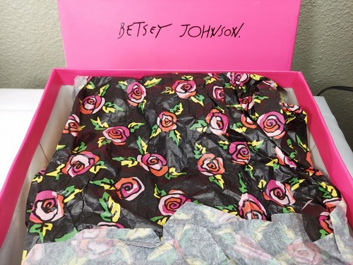 Betsey Johnson Women's Brandy Sequin Metallic Gold Heels Chunky Size 7.5 - Picture 10 of 10