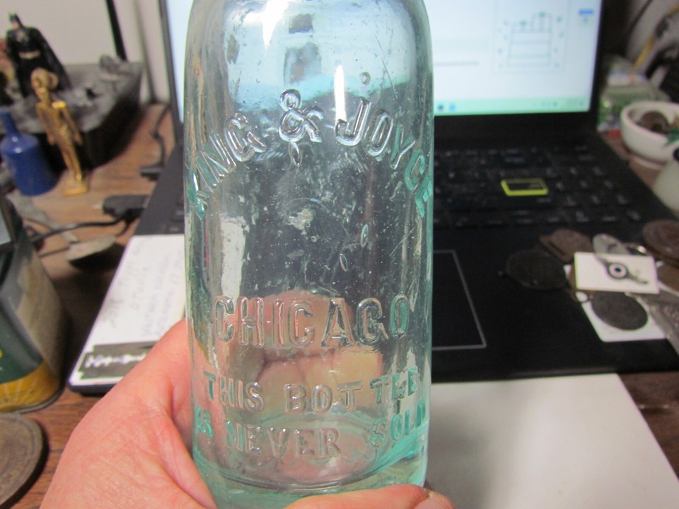 King & Joyce Embossed Eagle & Harp Chicago Hutchinson soda bottle Hutch