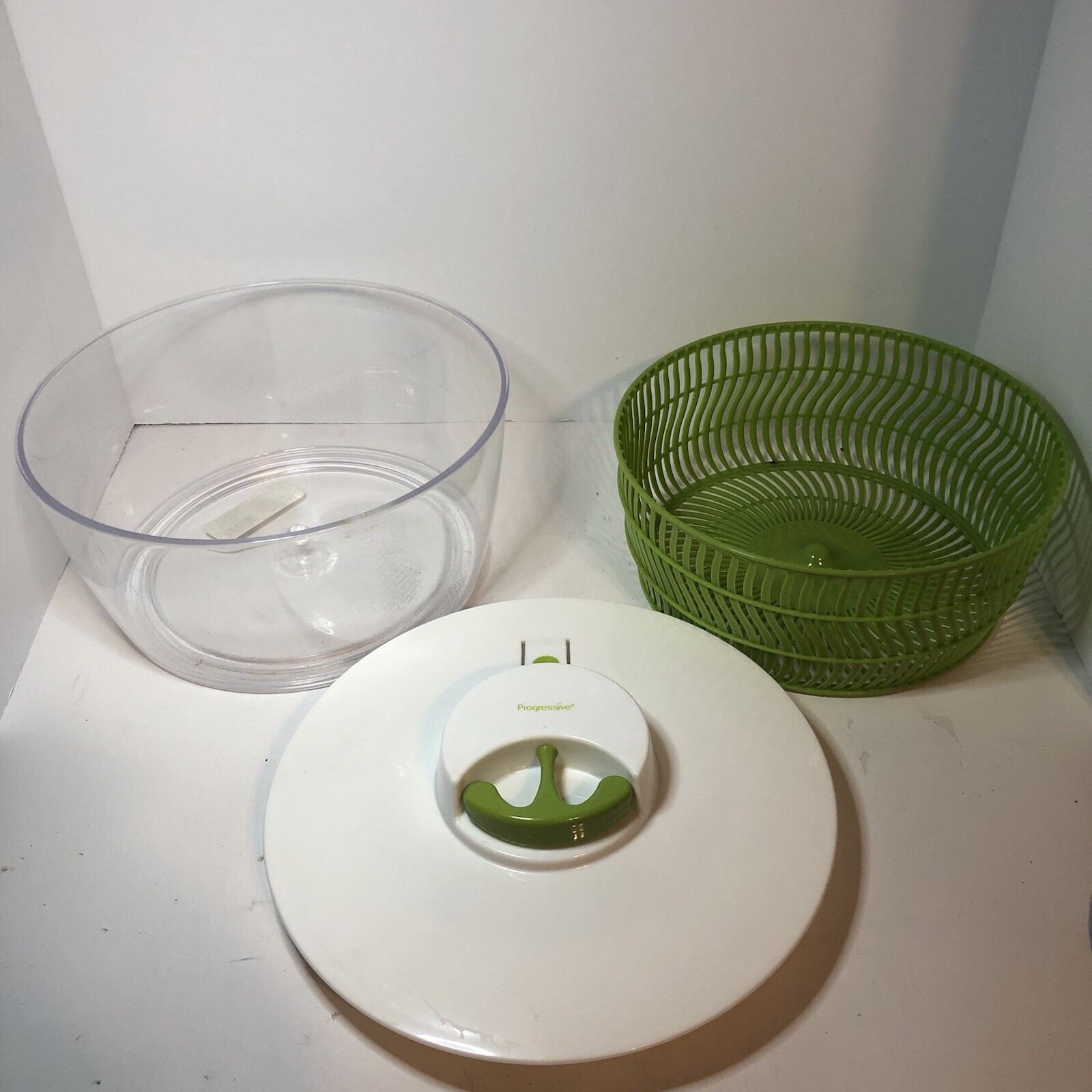Salad Spinner Bowl. Progressive. Green & White. Never Used.-image