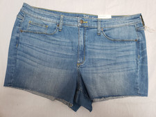 NWT UNIVERSAL THREAD WOMENS HIGH RISE MIDI CUT OFF JEANS SHORTS SIZE 18