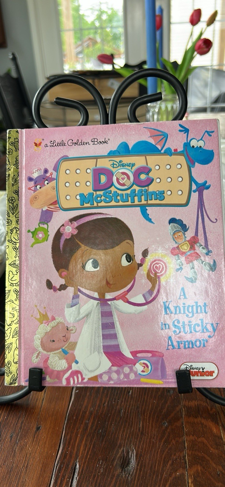 Doc Is the Best Medicine! (Disney Junior: Doc McStuffins) (Big Golden Book)