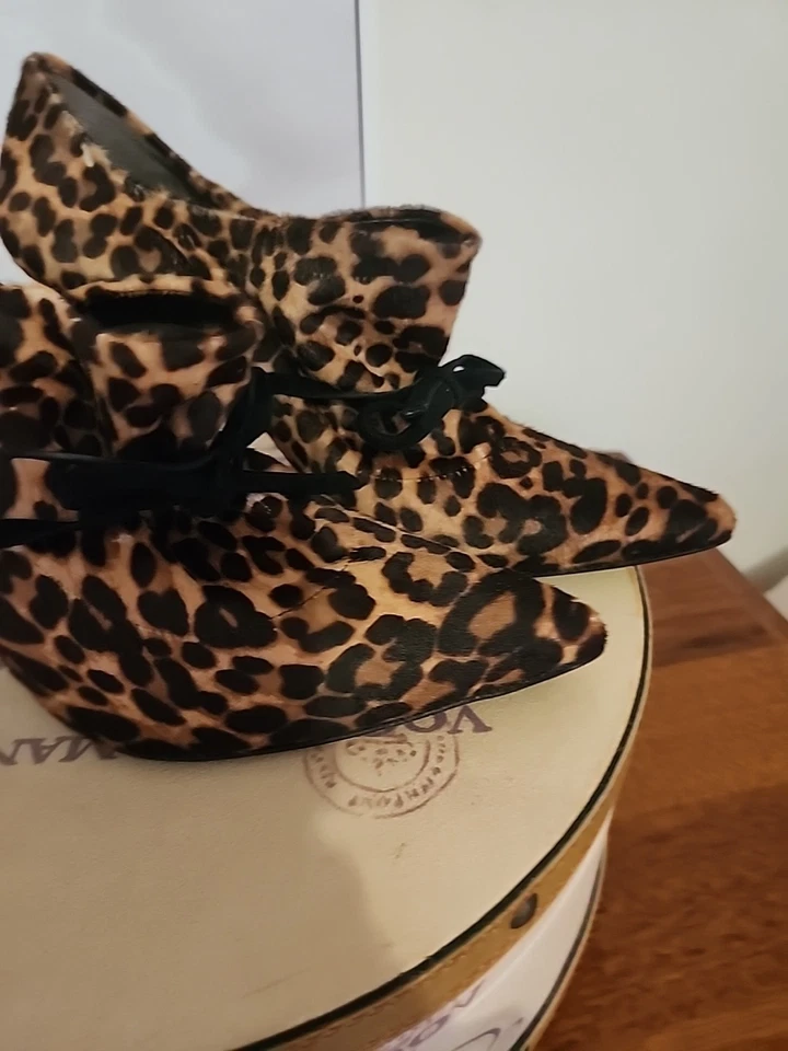 Stuart Weitzman Leopard Print AOK high heel booties leather serval hair 39 1/2 - image 4 of 4