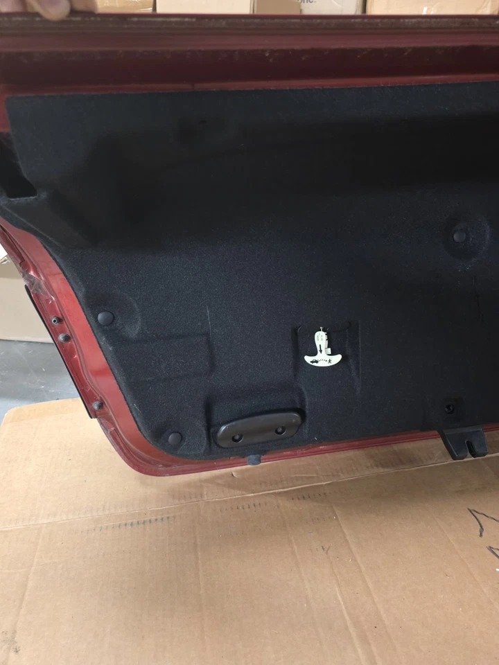 Chevrolet Cruze 2011-2016 conjunto de tapa de maletero trasero usado 95213159 OEM U551Q Foto 3 de 4