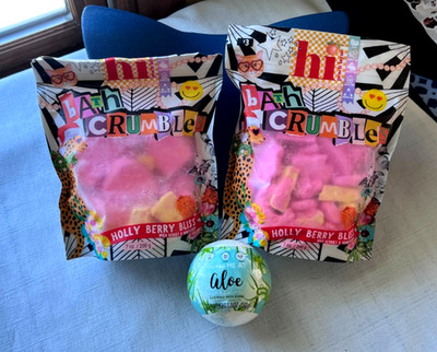 Hi Peach Layne Bath Crumbles & You Had Me At ALOE Bath Bomb New In Pkg.