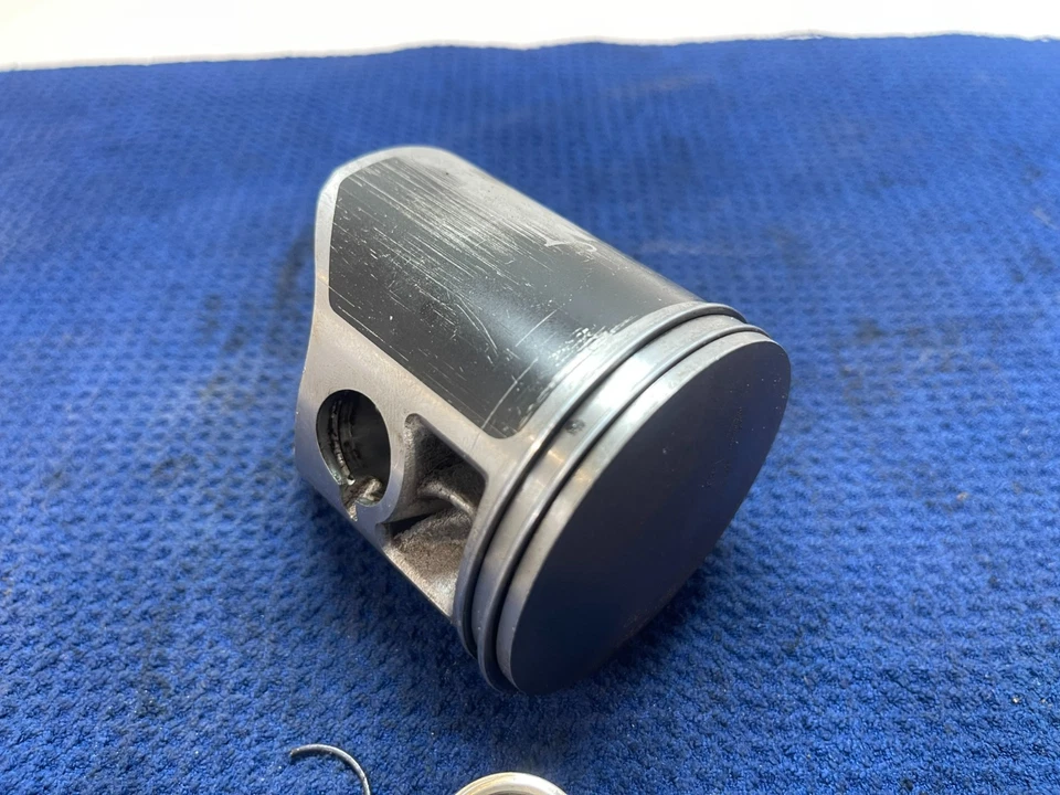 Suzuki RMX250 1996 RMX 250 cilindro pistón montaje kit extremo superior Suzuki RMX 250 Foto 3 de 4