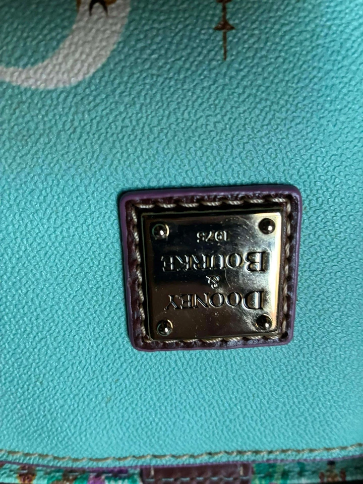 Bolso grande de Navidad Dooney & Bourke Disney El Cascanueces y los Cuatro Reinos Foto 4 de 4