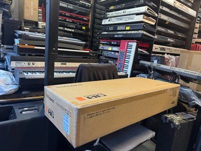 Roland Fantom 06 , 61-key Keyboard Workstation , in box ,New York City   ARMENS
