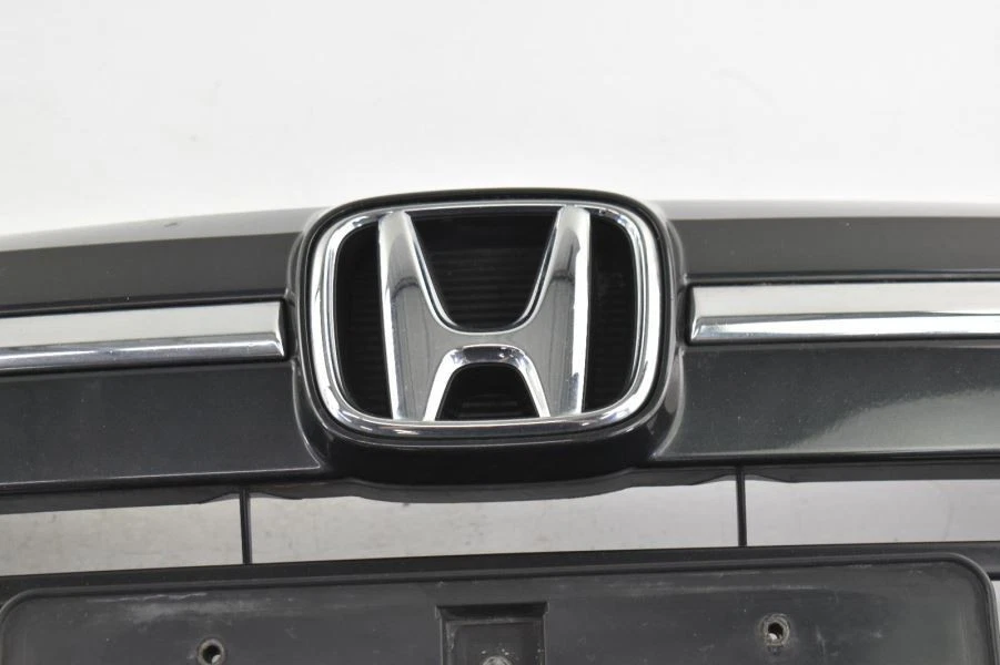 2016 Honda HR-V Grille with Chrome Trim - Used, Broken Tabs, Front Fitment Foto 3 de 4