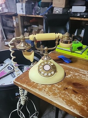 Vintage RADIO SHACK French Style Rotary Dial Phone Works 