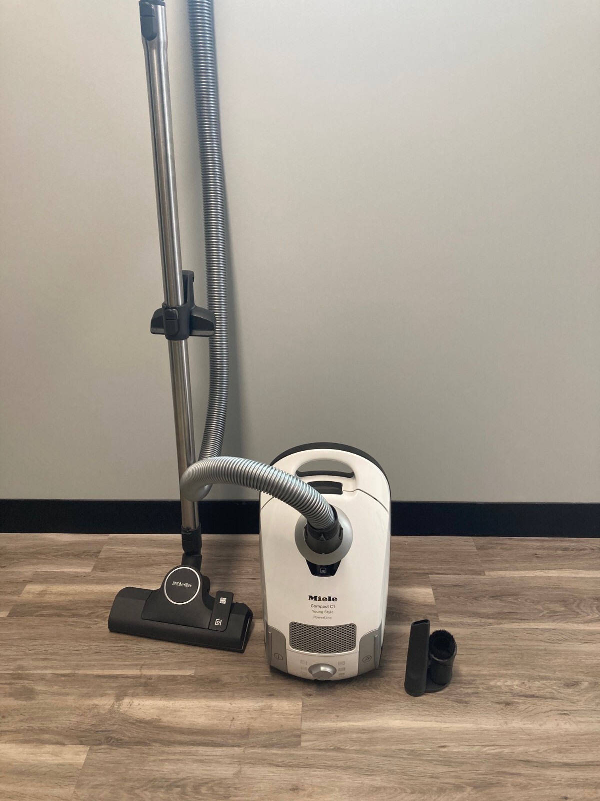 Miele 10797650 SCAB3 Compact C1 Young Style PowerLine Vacuum Cleaner eBay
