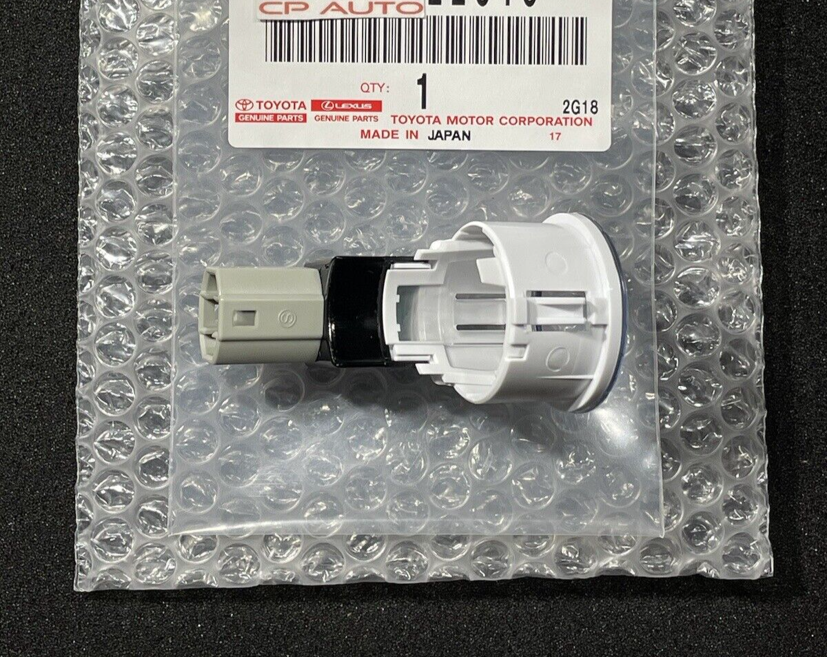 91-97 TOYOTA LAND CRUISER FJ80 FZJ80 CIGARETTE LIGHTER HOLDER