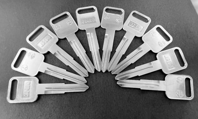 Lots of 2/5/10 B74 X198 GM-15D Type Key Blanks for GM and Isuzu