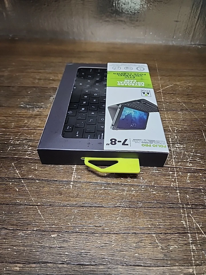 M-Edge Folio Power Pro Universal Keyboard Case Fits Tablets 7"-8" - Image 3 of 4