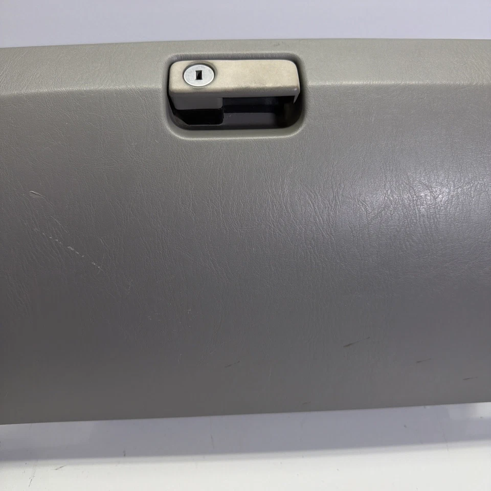 Compartimento de guantera Toyota 4Runner 2003-2009 OEM gris Foto 3 de 4