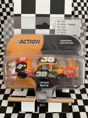 Elliott Sadler #38 M&M's / Halloween 2004 FORD Taurus 1/64 NASCAR Die-cast