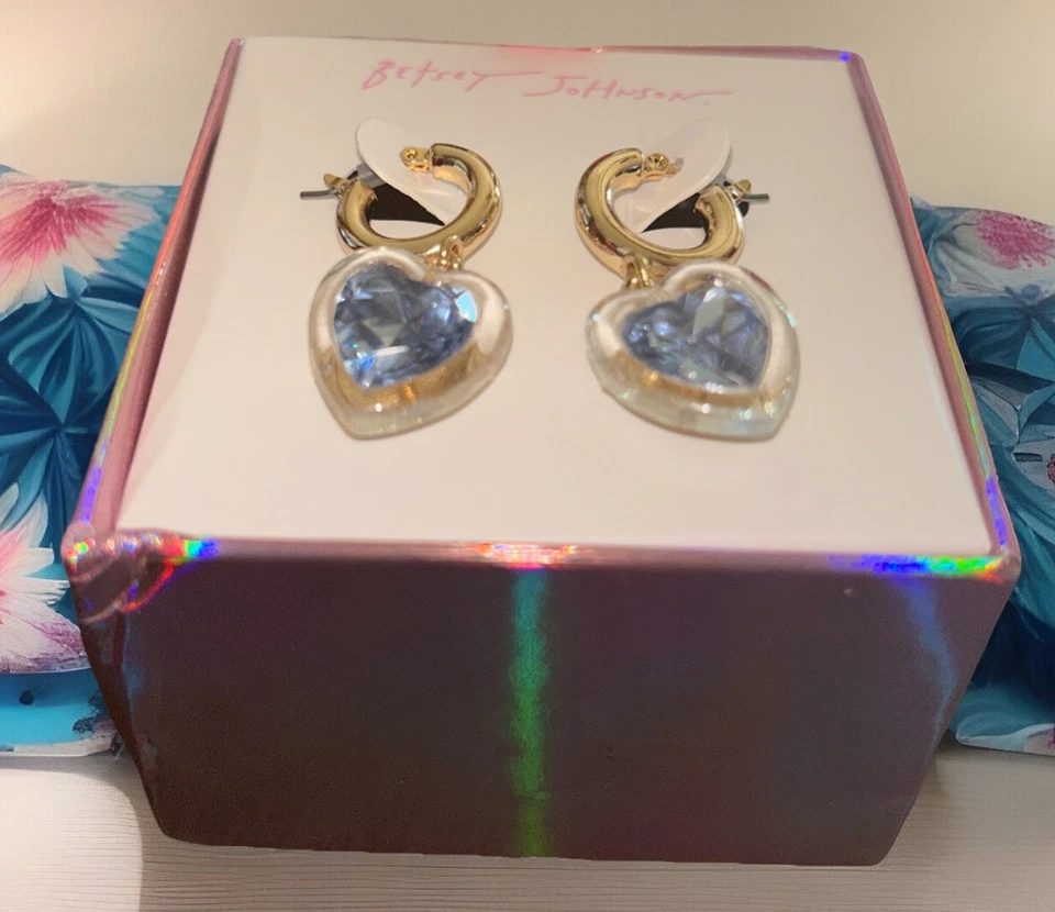 Betsey Johnson Gold Tone Acrylic Heart Huggie Hoop Earrings Blue Crystal NIB. Z5 - Image 2 of 4