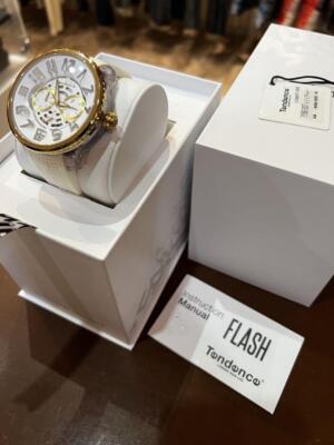 TendenceFLASHTY561007 ホワイト/腕時計 Tendence(テンデンス）FLASH(フラッシュ）TY561007 ホワイト