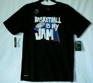 the nike tee standard fit