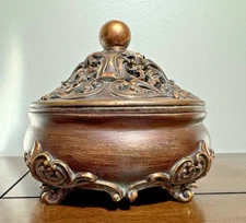 Ornate Decorative Resin Footed Bowl With Open Detail Lid Potpourri/Ginger Jar