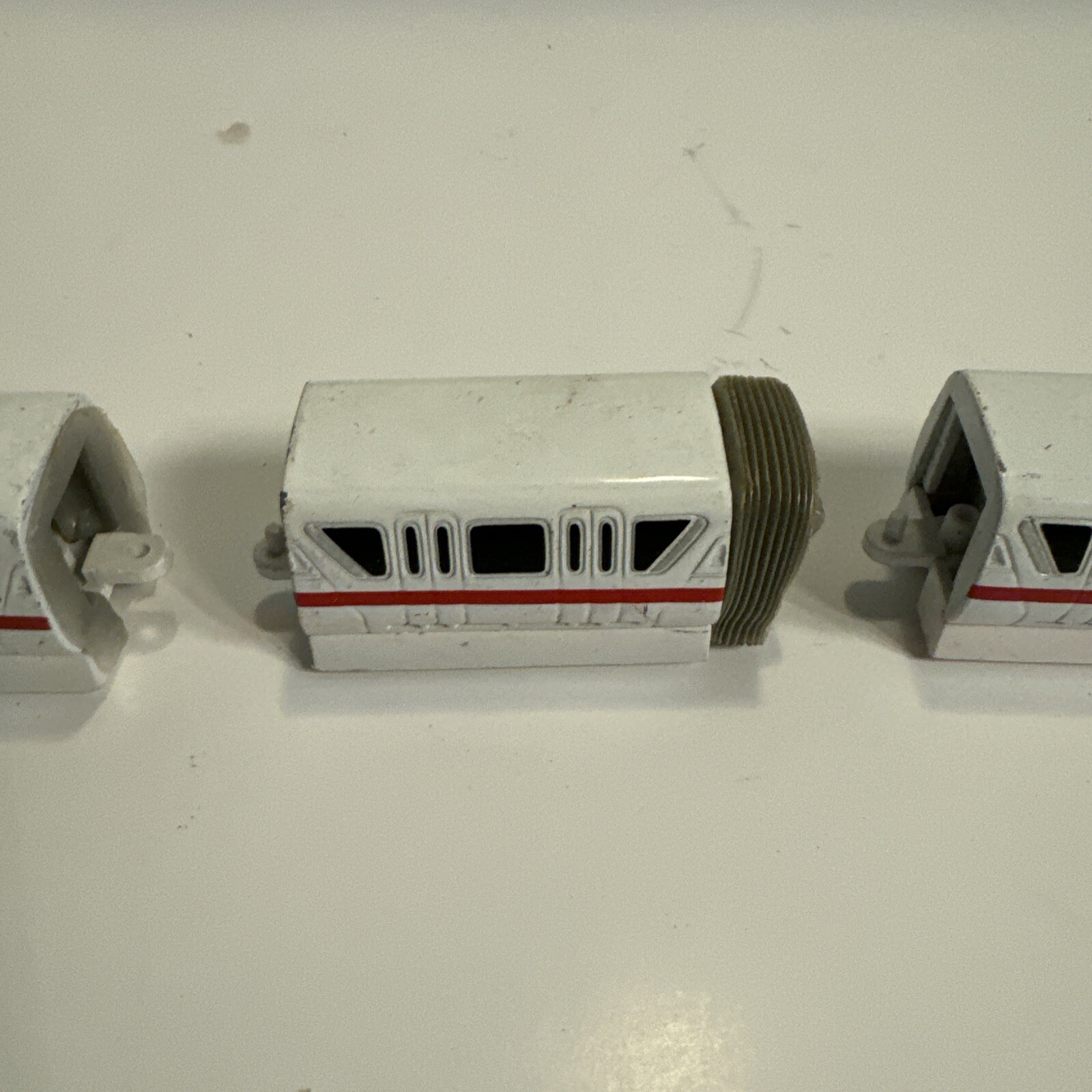 Disney World Monorail Playset Train Gold Die Cast 2 Engines 2 Cars Complete Falak Tayyeb