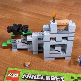 Lego Minecraft 21113 The Cave with Manual