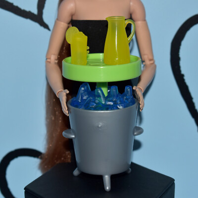 Barbie Ice Cooler, Lemonade Yellow Pitcher, Tumbler Cup Food Diorama Accessories