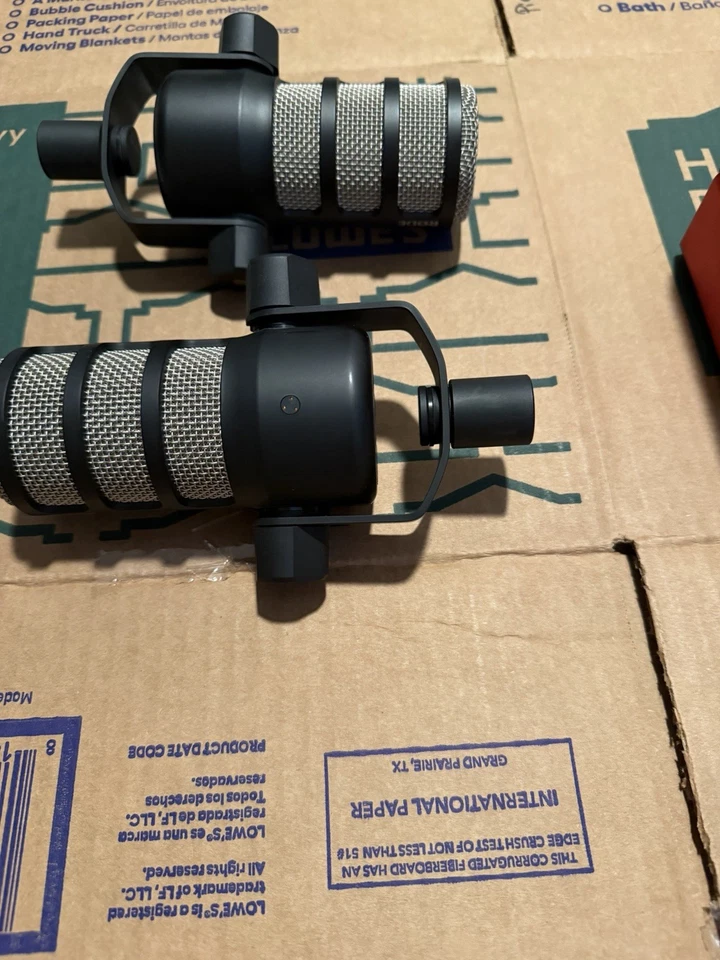 2x Focusrite Scarlett 2i2 Interfaz de audio USB-C PLUS 2x Micrófono Rode PodMic Foto 2 de 4