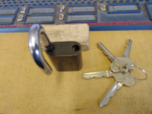 Vintage Best Frigidaire Padlock with key and control/master  B56 4 7 pin D keywa image 5