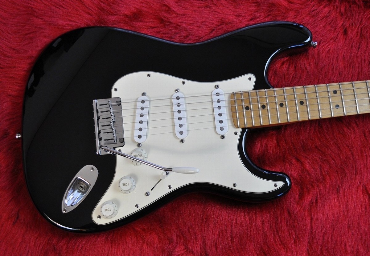 fender American Standard Stratocaster他 Fender American Series Stratocaster Electric Guitar (2004