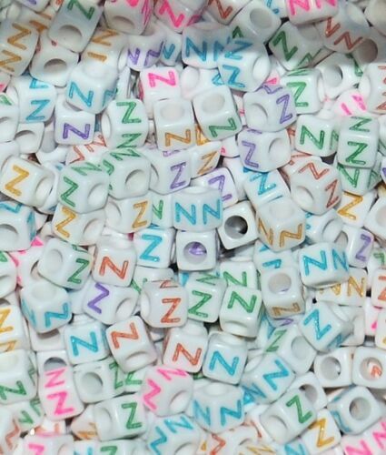 Cubo blanco de 7 mm letras individuales de colores / 50 mezcladas / 100 cuentas acrílicas del alfabeto - Imagen 28 de 32