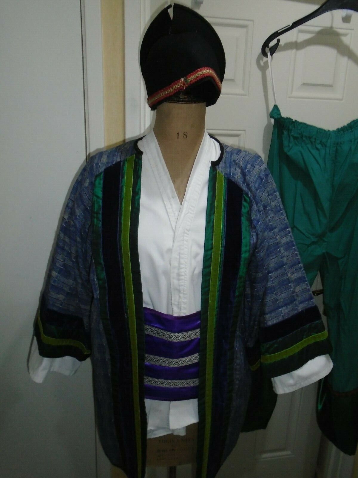 Picture 2 of 4