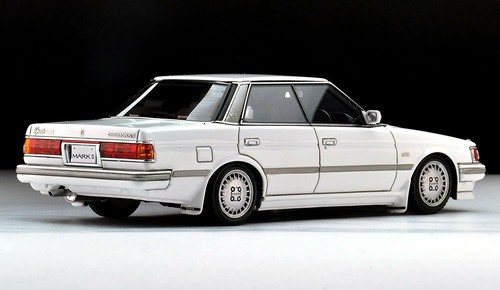 Ignition Model x Tomytec T-IG4312 Mark II Grande Limited Twincam24 87 White 1/43 - Bild 3 von 10