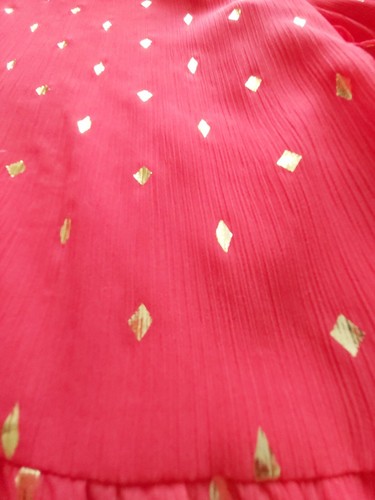 H&M Oberteil Schößchensaum geraffte Ärmel rot mit Goldfolie Rautenmuster 36 Neu mit Etikett - Bild 5 von 7