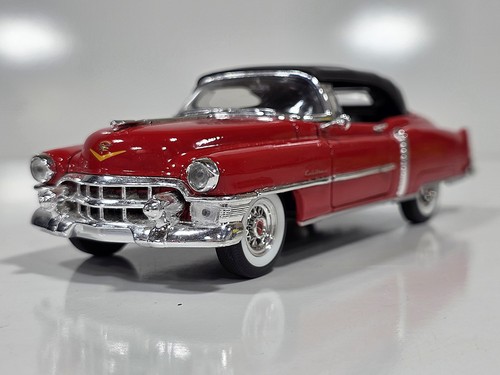 Welly 1:24 Scale Car 1953 Cadillac Eldorado Red Convertible used/EX COND. #22414 - Picture 5 of 9