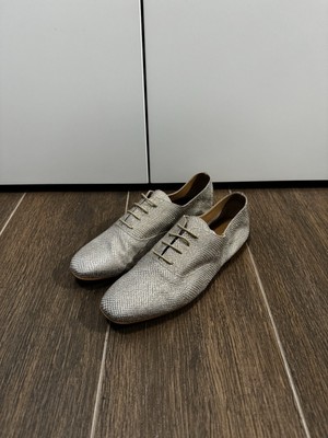 Goldene Lederschuhe von Minelli