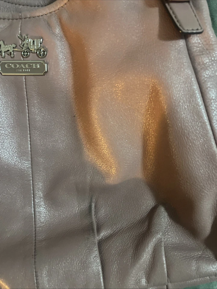 Coach Madison Maggie 16503 Gold Leather Medium Shoulder Bag Horse Carriage - Image 3 of 4