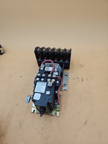Square D 8903LX060 Lighting Contactor w/ 9998 LH44 Coil