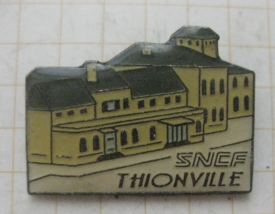 THIONVILLE  / SNCF / FRANKREICH ........................ Eisenbahn-Pin (233c)