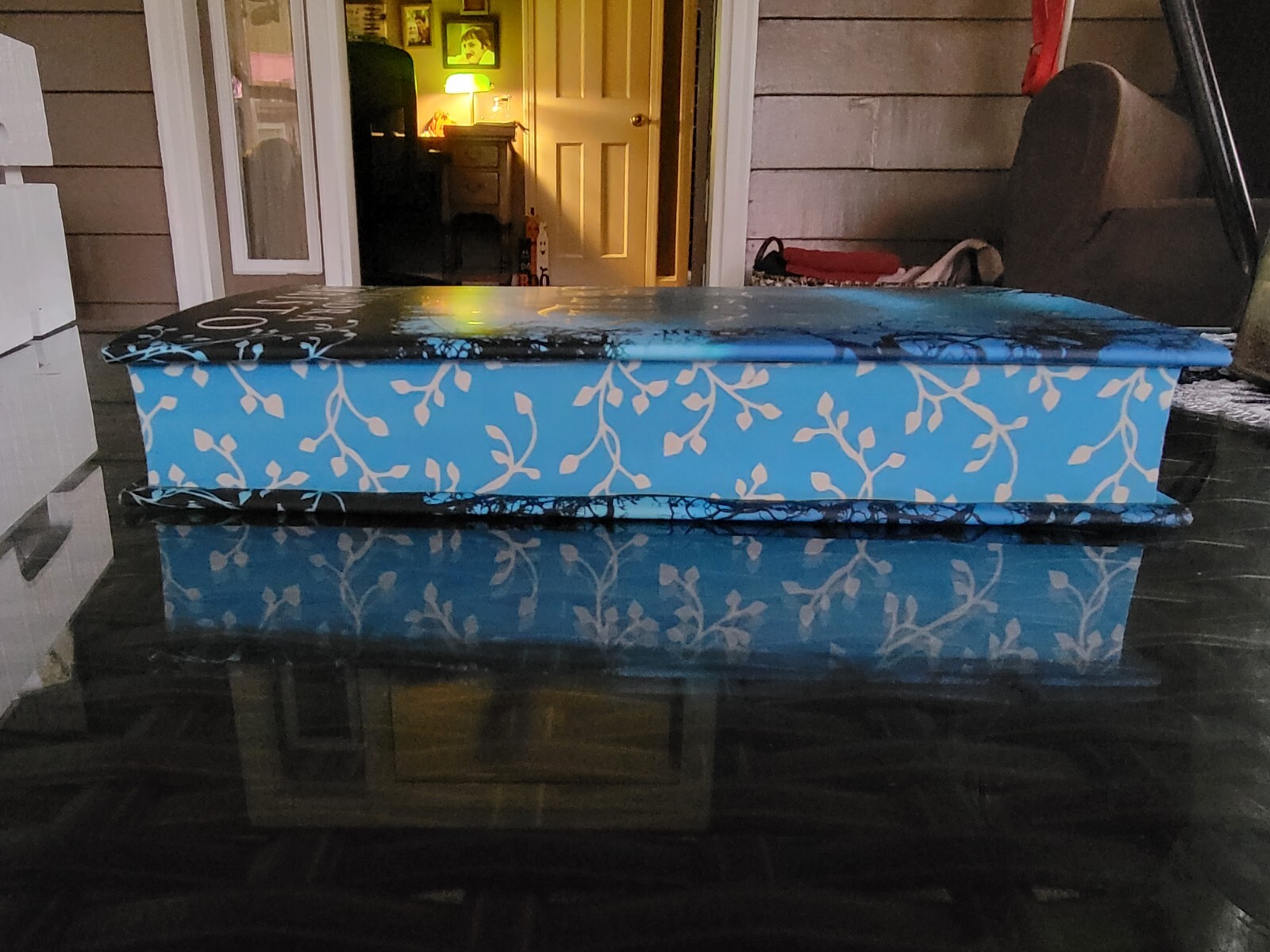 Picture 4 of 8