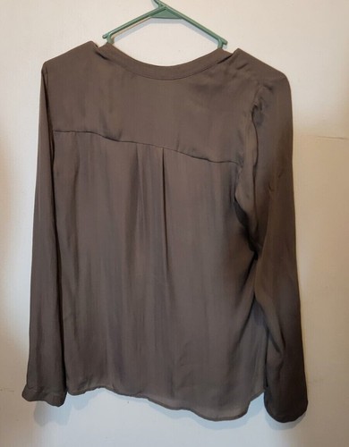 VINCE Women's Double Front Silk Blouse in Sage Size M - Picture 5 of 5
