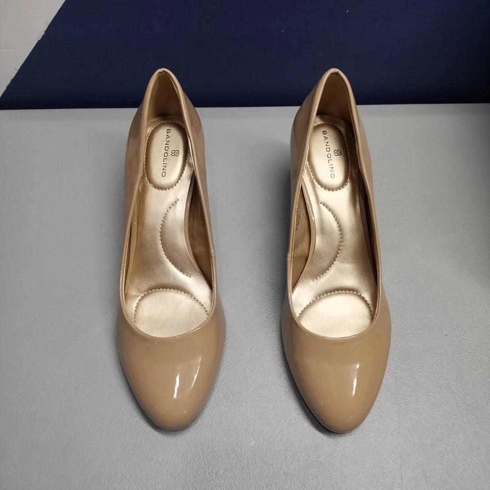 Tacones Bandolino Beverly para mujer talla 6,5 M charol tostado tacón grueso sin cordones 3015 0717 Foto 3 de 4