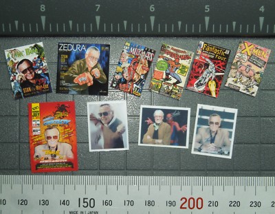 1/12 scale Custom Magazines Comics and Photos Autograph Set for Stan Lee Figure