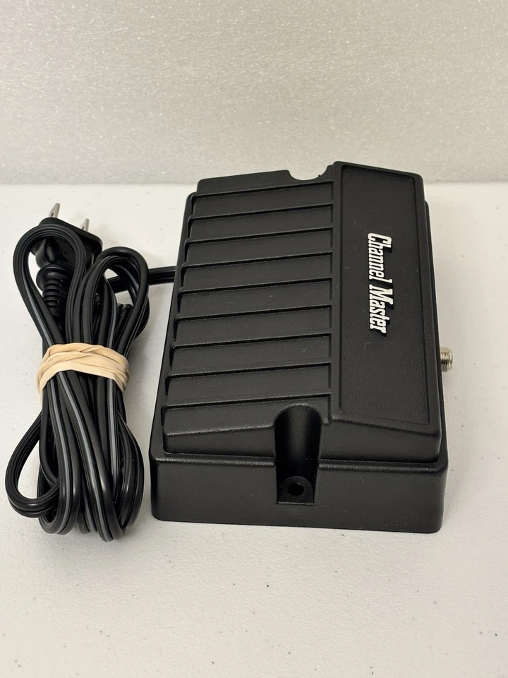 Channel Master 0064C Preamplifier Antenna Power Supply Black 117 VAC 4W 60 Hz - Image 3 of 4