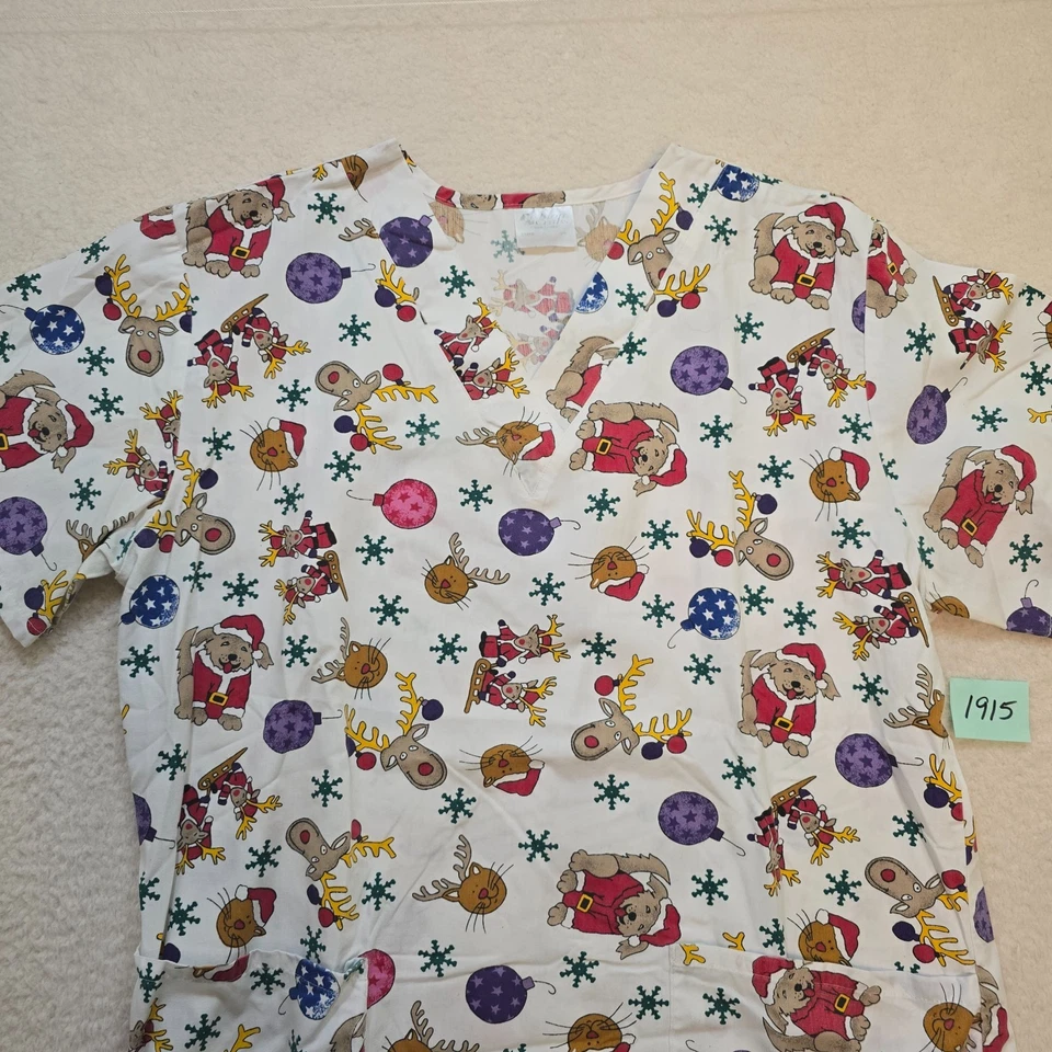 SB Scrubs Womens Scrub Top Size L Christmas Reindeer  Pockets V neck Pre-owned - Image 3 of 4