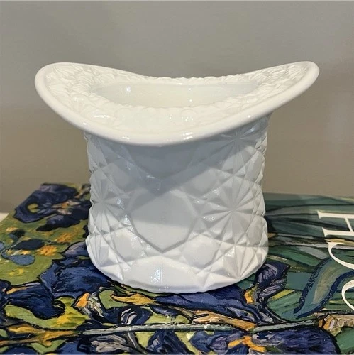 Vintage Large White Milk Glass Top Hat Vase Daisy & Button Fenton