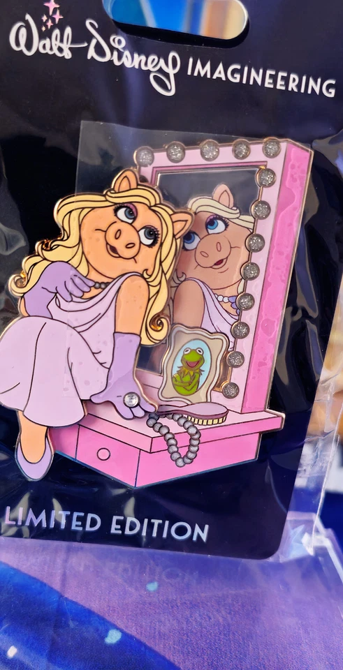 Pin Disney WDI - Vanities Miss Piggy - LE 300 The Muppets Heroines - Imagem 2 de 2