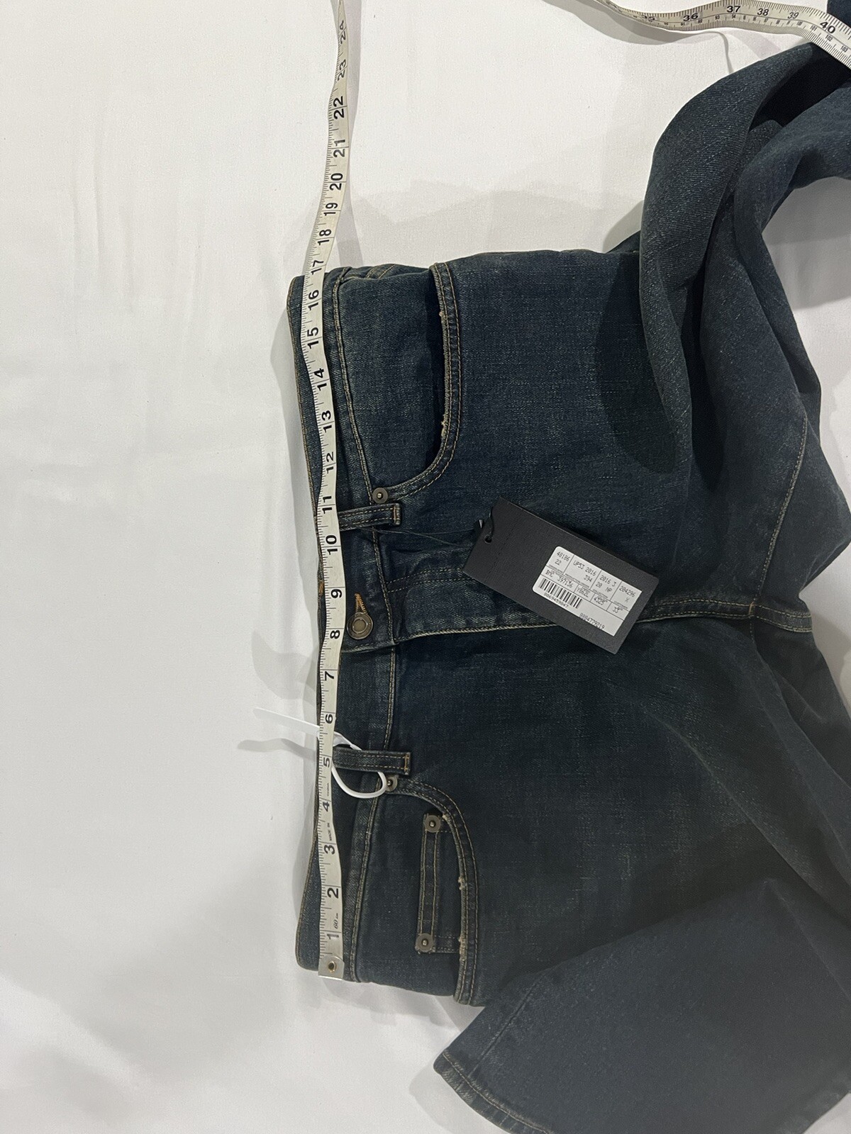 Jeans Saint Laurent Jedi Slimane. 33. $850