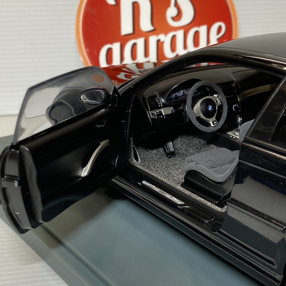 は*き様 オートアート BMW M3 CSL E46 1/18 ブラック 1/18 Solido 2003 BMW M3 (E46) CSL (Black) Diecast Car Model